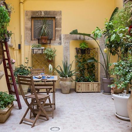 Casa Nagale- Una Suite Di Charme Nel Cuore Di Ortigia A 50 Mt Dal Mare 시라쿠사 외부 사진