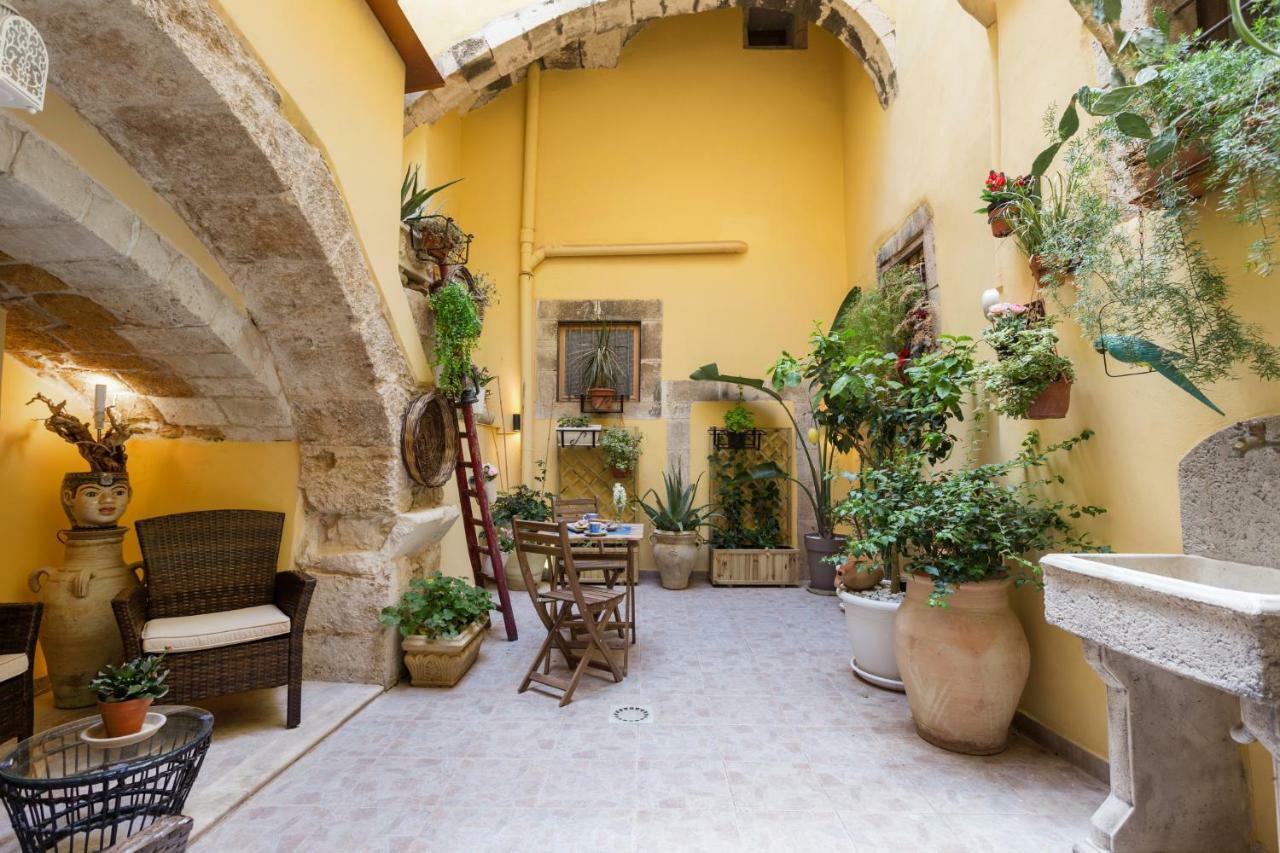 Casa Nagale- Una Suite Di Charme Nel Cuore Di Ortigia A 50 Mt Dal Mare 시라쿠사 외부 사진