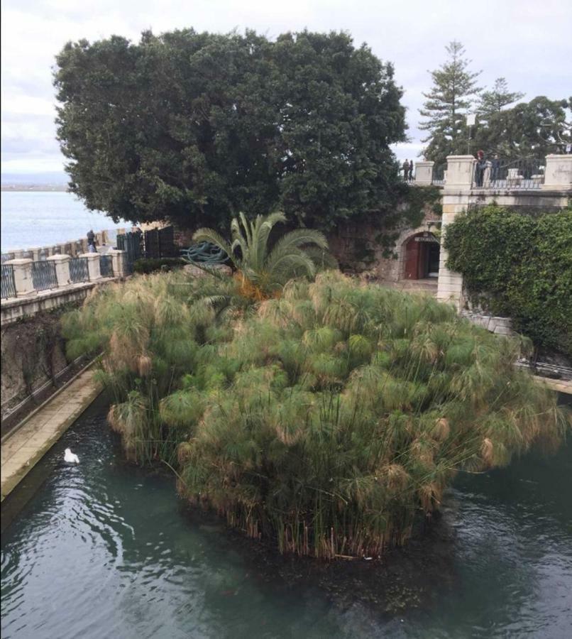 Casa Nagale- Una Suite Di Charme Nel Cuore Di Ortigia A 50 Mt Dal Mare 시라쿠사 외부 사진