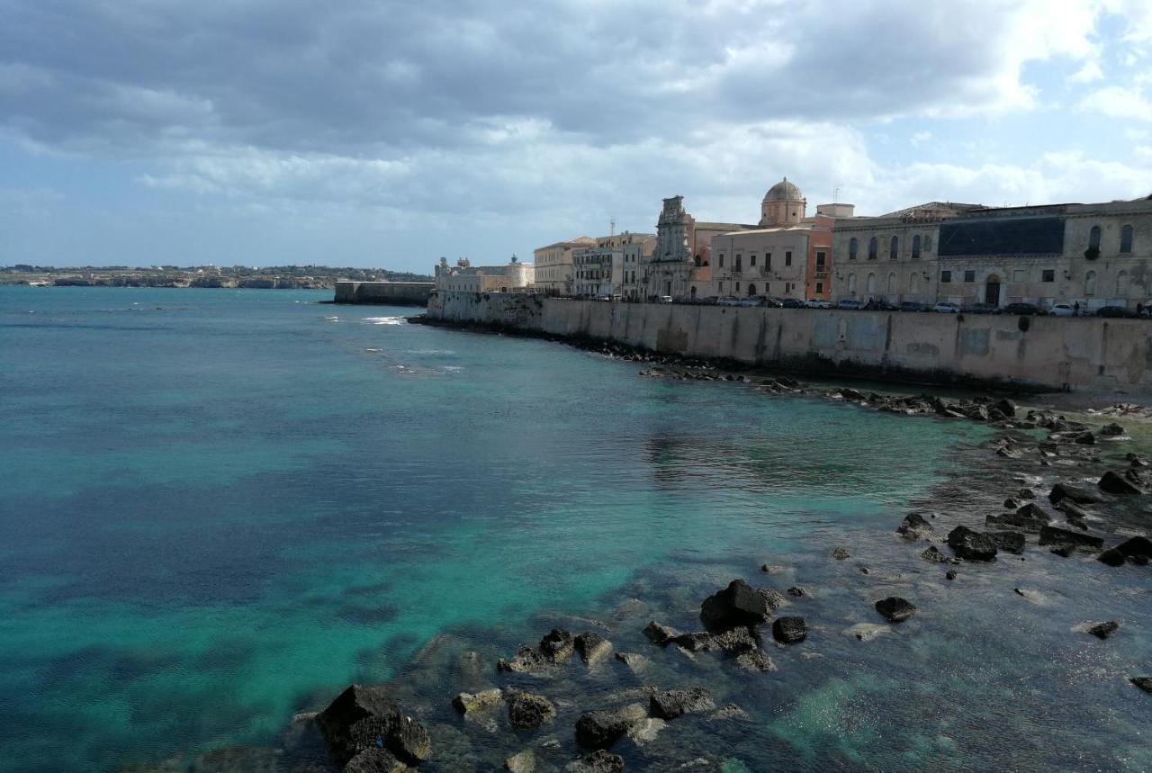 Casa Nagale- Una Suite Di Charme Nel Cuore Di Ortigia A 50 Mt Dal Mare 시라쿠사 외부 사진